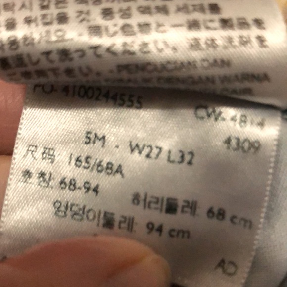 One of a Kind Distressed Levi’s 524 Skinny Sz 5M - Picture 11 of 17